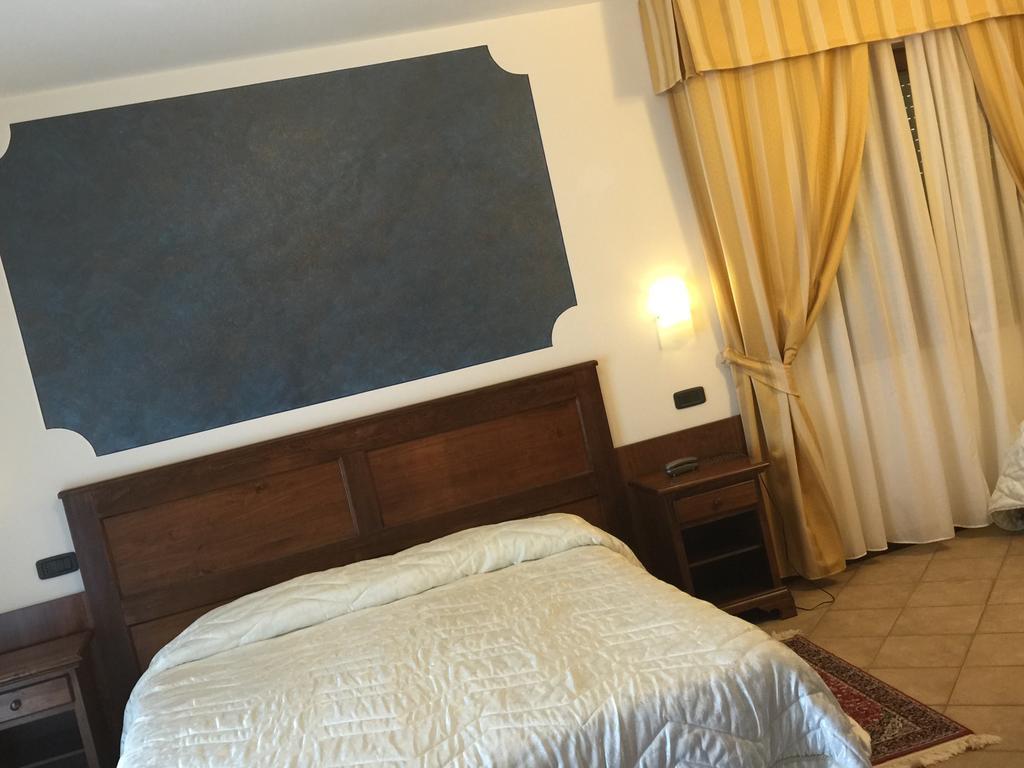 Hotel Ristorante Al Brunello Di Montalcino Pokoj fotografie