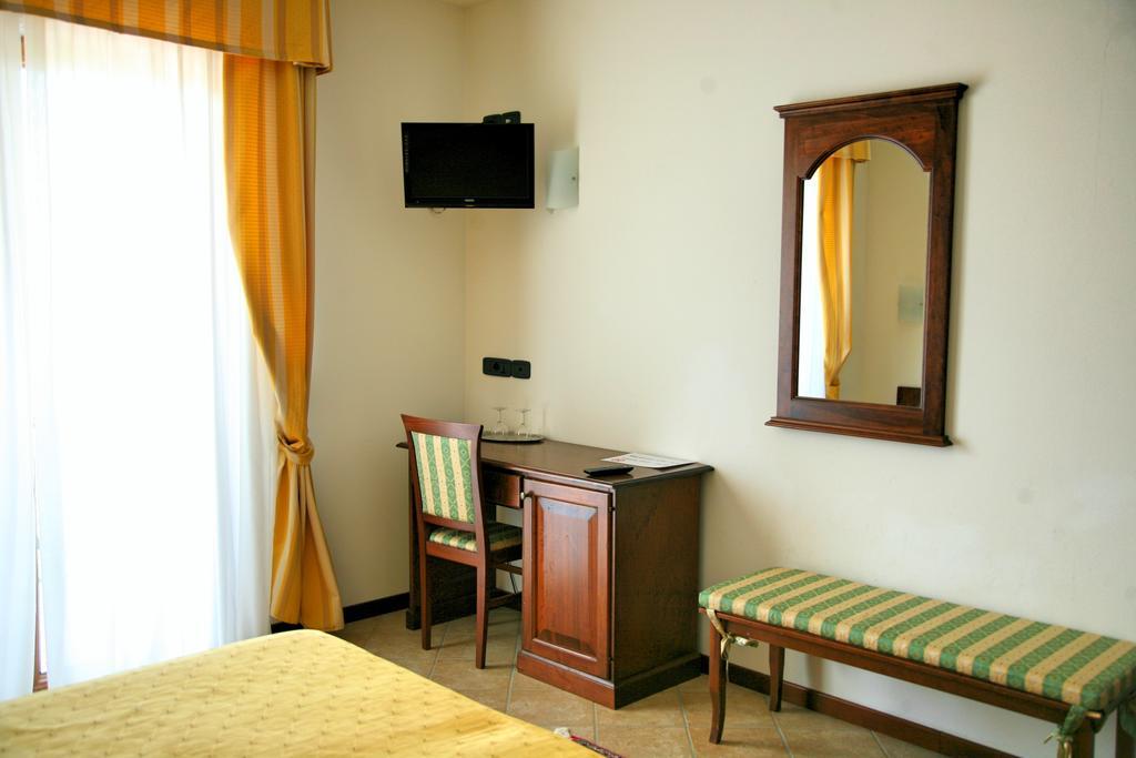 Hotel Ristorante Al Brunello Di Montalcino Pokoj fotografie