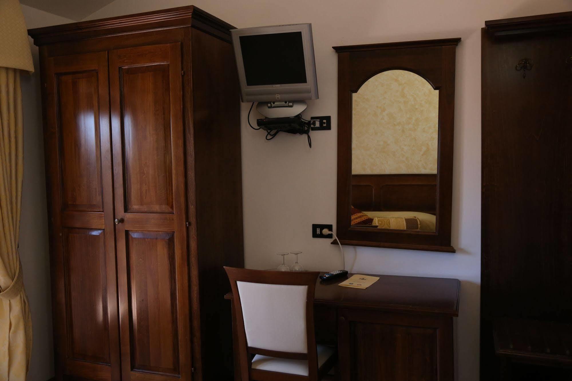 Hotel Ristorante Al Brunello Di Montalcino Exteriér fotografie